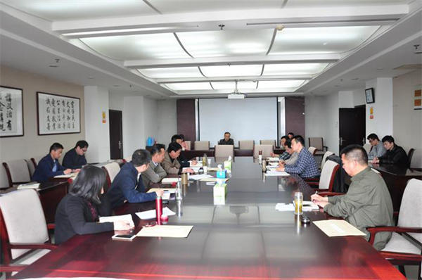 县政府党组中心学习_600.jpg