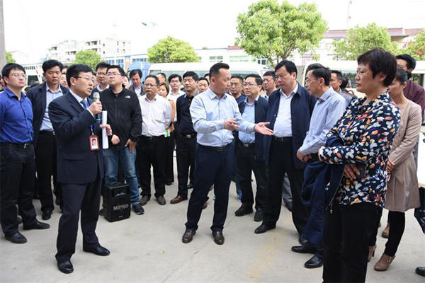 全省扶贫小额信贷推进会2_600.jpg