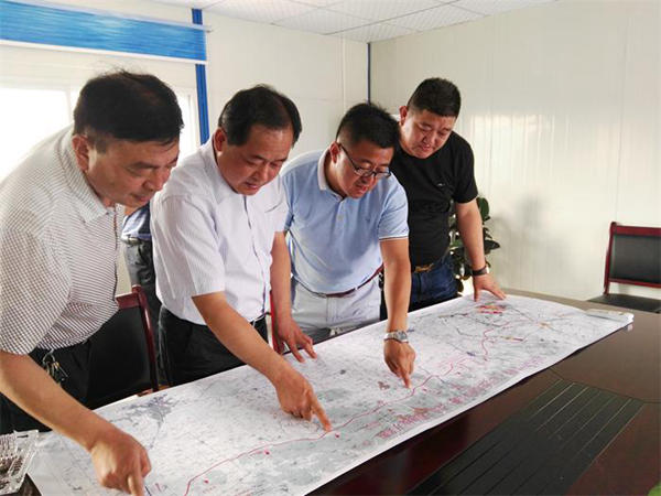 万瑞健调研北沿山公路建设_600.jpg