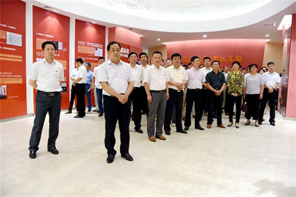 县领导警示教育_副本.jpg