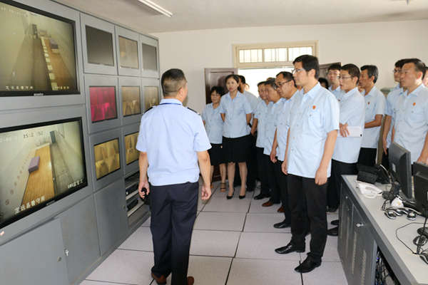 到看守所接受党风廉政警示教育_副本_副本.jpg 到看守所接受党风廉政警示教育_副本_副本.jpg