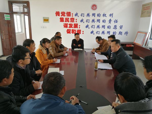 县长邹军在张桥镇召开基层党建工作座谈会.jpg