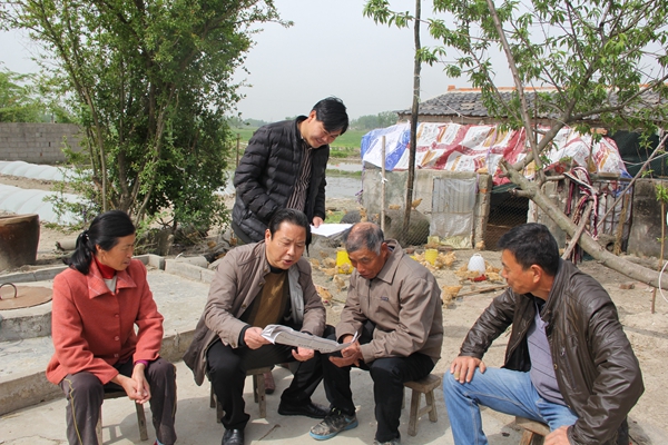 把扶贫作风建设螺丝拧紧密.JPG