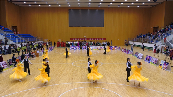 图为比赛现场.JPG