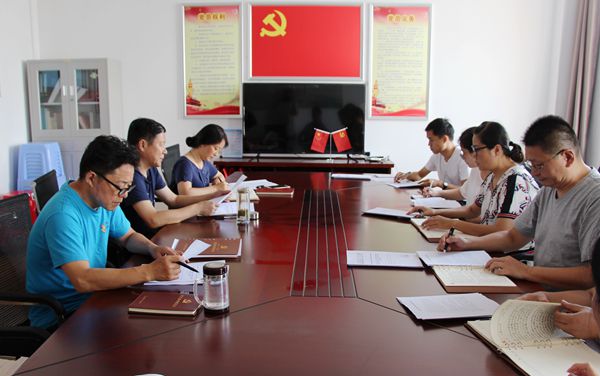 讲严立学习会_副本.jpg