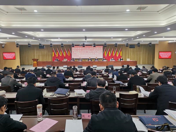 CpYIomBbAaSAMD0fAAFEmqzUi8g907.jpg