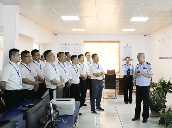 县委组织部开展党纪学习教育现场警示暨主题党日活动.jpg