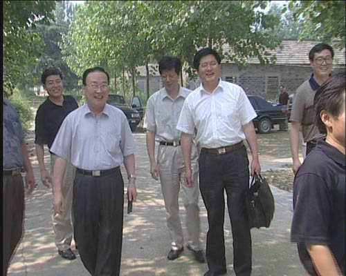 组织部长朱殿学在贾朝峰书记,金维加部长陪同下,到藕塘镇冉周村对选派